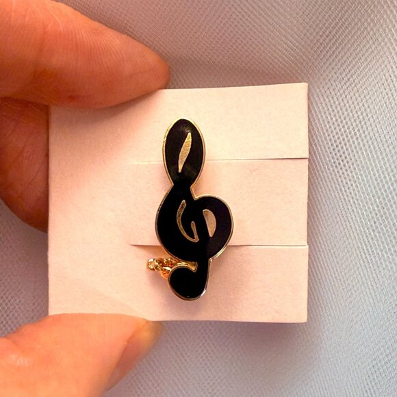 Timeless Elegance Musical Y2K Vintage Treble Clef Brooch Singers Conductor Piano - Picture 2 of 9
